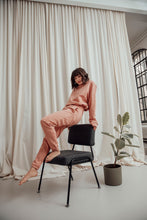 Load image into Gallery viewer, SWEATPANTS RASPBERRY CREAM