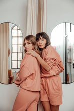 Load image into Gallery viewer, SWEATSHIRT RASPBERRY CREAM