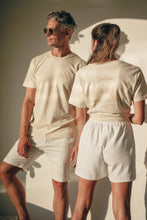 Load image into Gallery viewer, LA MAGIA EXISTE UNISEX T-SHIRT
