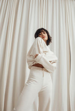 Load image into Gallery viewer, SWEATSHIRT COCONUT MILK
