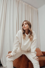 Load image into Gallery viewer, SWEATSHIRT COCONUT MILK
